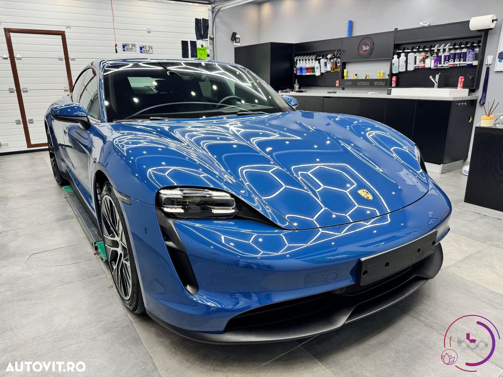 Porsche Taycan - 6