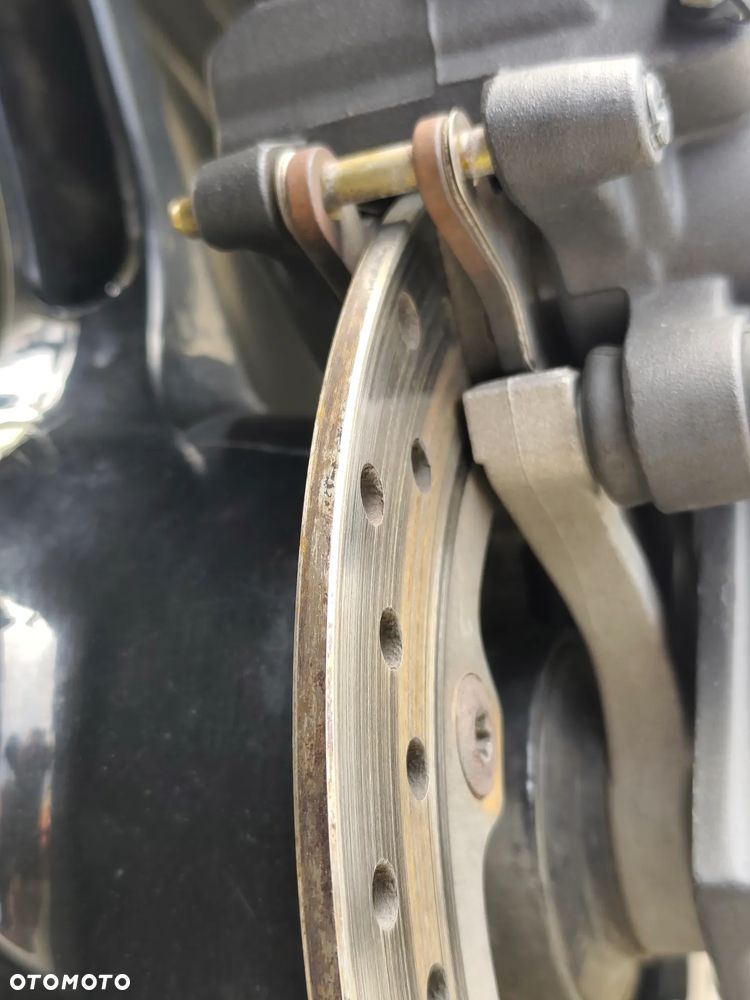 Yamaha R1 - 9