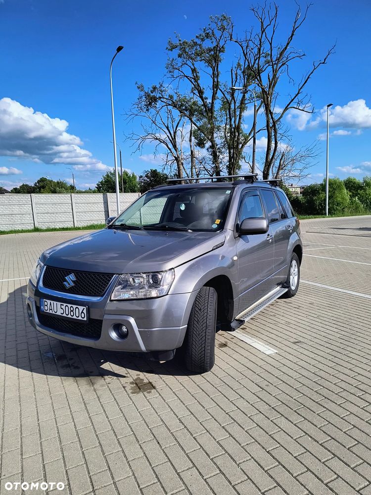 Suzuki Grand Vitara 2.0 - 1