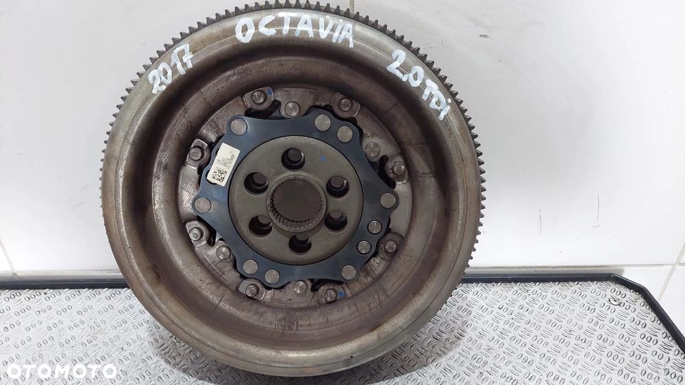 Koło dwumasowe DSG Skoda Octavia III 2,0 TDI VRS 2017 rok nr 03L105266DF - 1