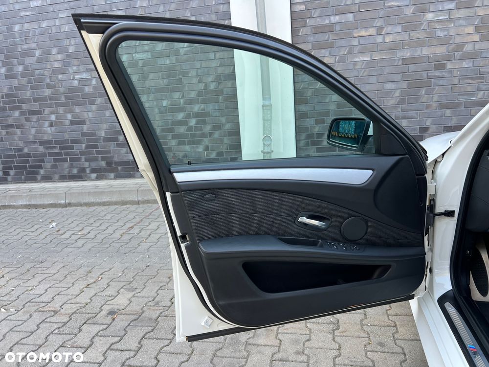 BMW Seria 5 525i - 17