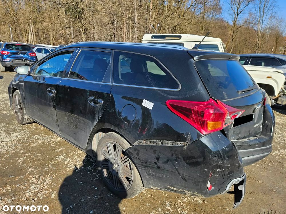 Toyota Auris 1.8 HSD Luna - 2