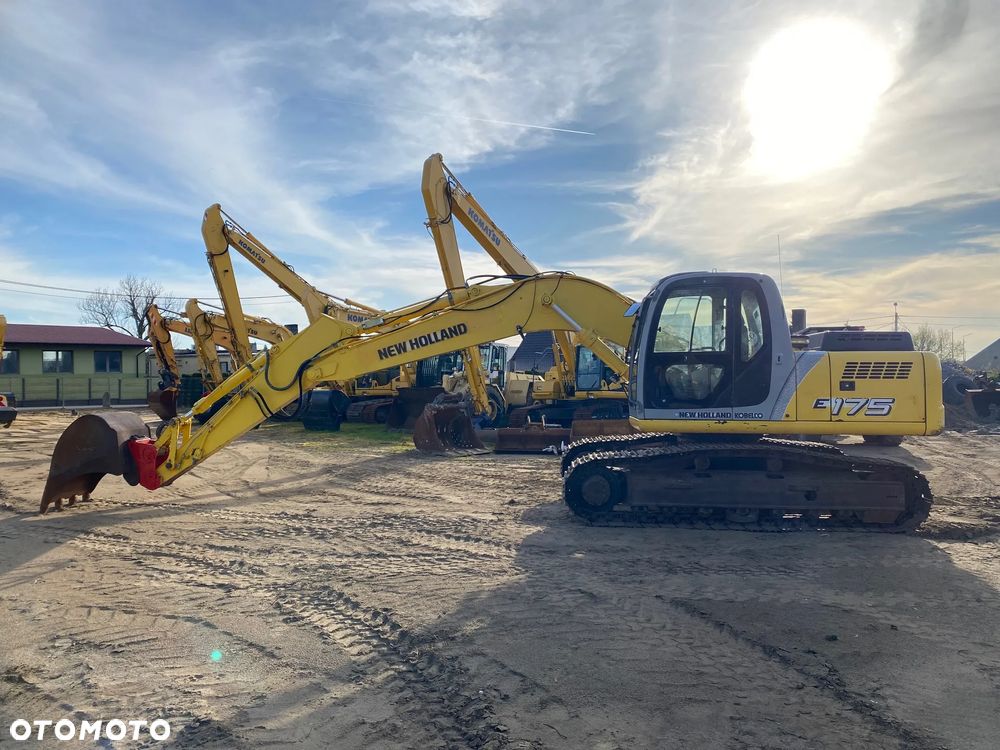 Kobelco NEW HOLLAND E175, 9900 MTH, Z NIEMIEC, PODWOZIE 90% DOBRE, WZOROWO UTRZYMANA - 18