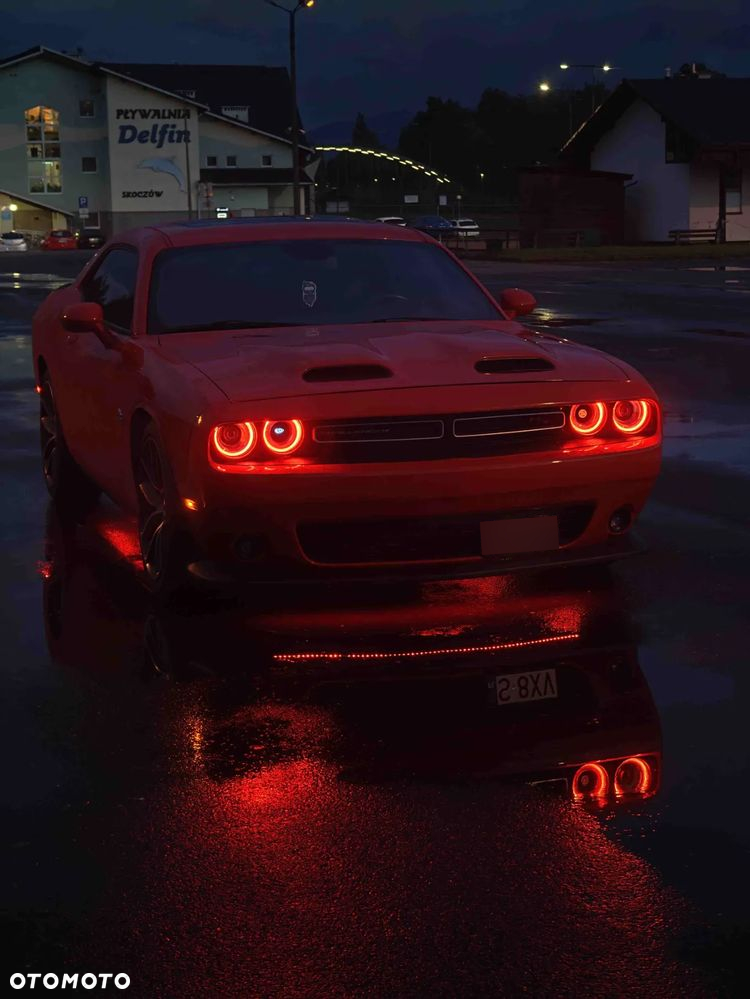 Dodge Challenger 6.4 Scat Pack - 25