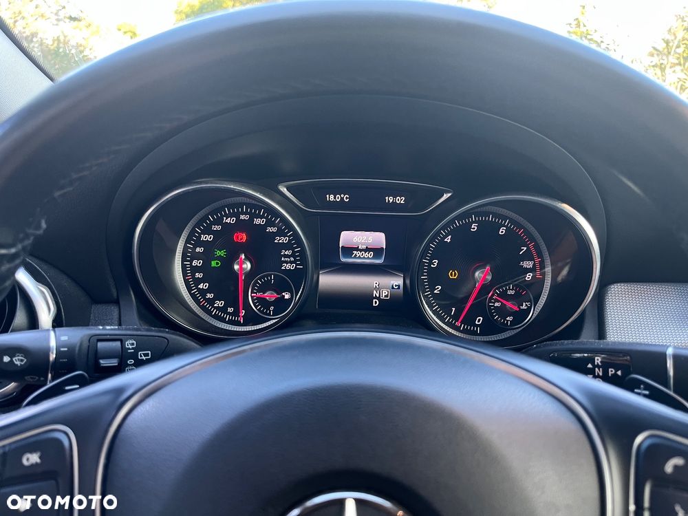 Mercedes-Benz GLA - 5