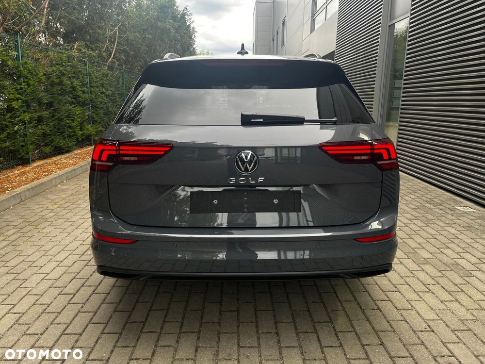 Volkswagen Golf - 8