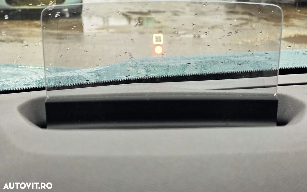 Citroën C4 PureTech 130 Stop&Start EAT8 SHINE - 24