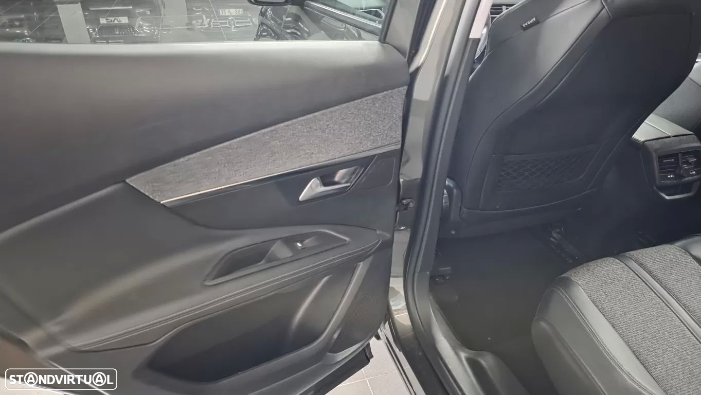 Peugeot 3008 1.2 PureTech Allure EAT6 - 23