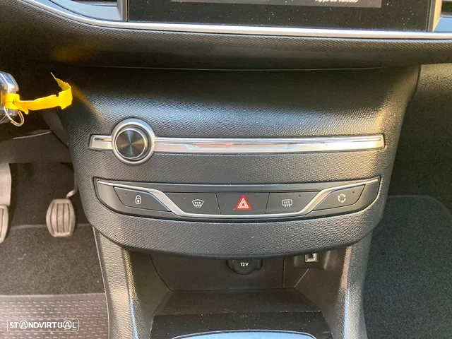 Peugeot 308 1.5 BlueHDi Style - 26
