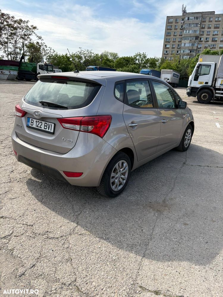Hyundai ix20 - 3