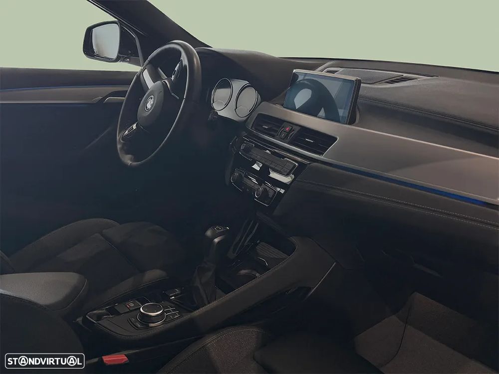 BMW X2 25 e xDrive X Pack M - 8