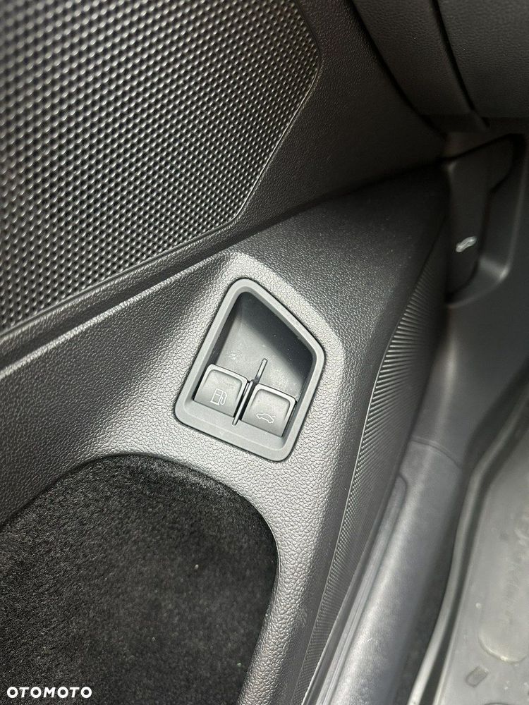 Volkswagen Passat - 32