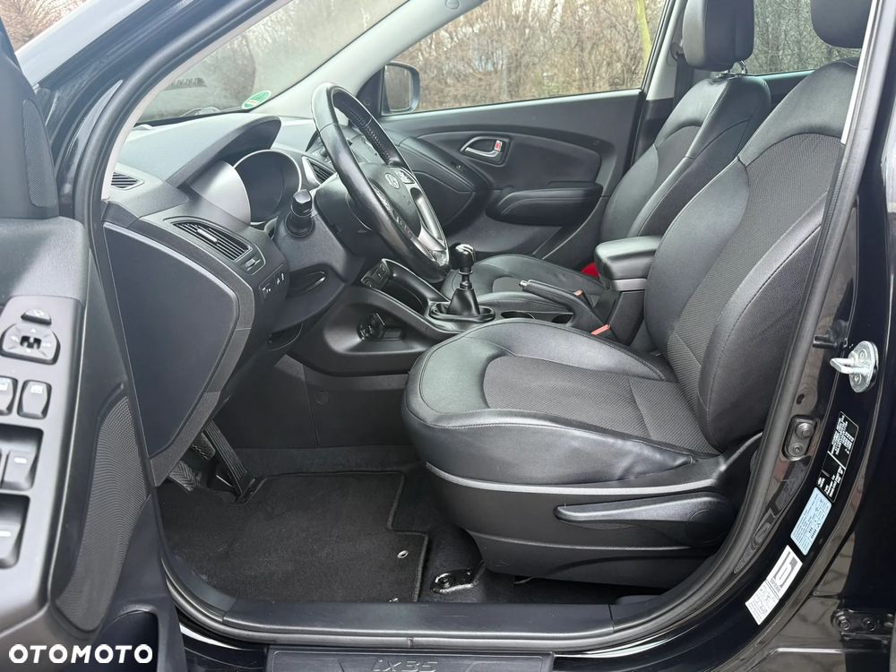 Hyundai ix35 1.6 2WD Fifa World Cup Edition - 25