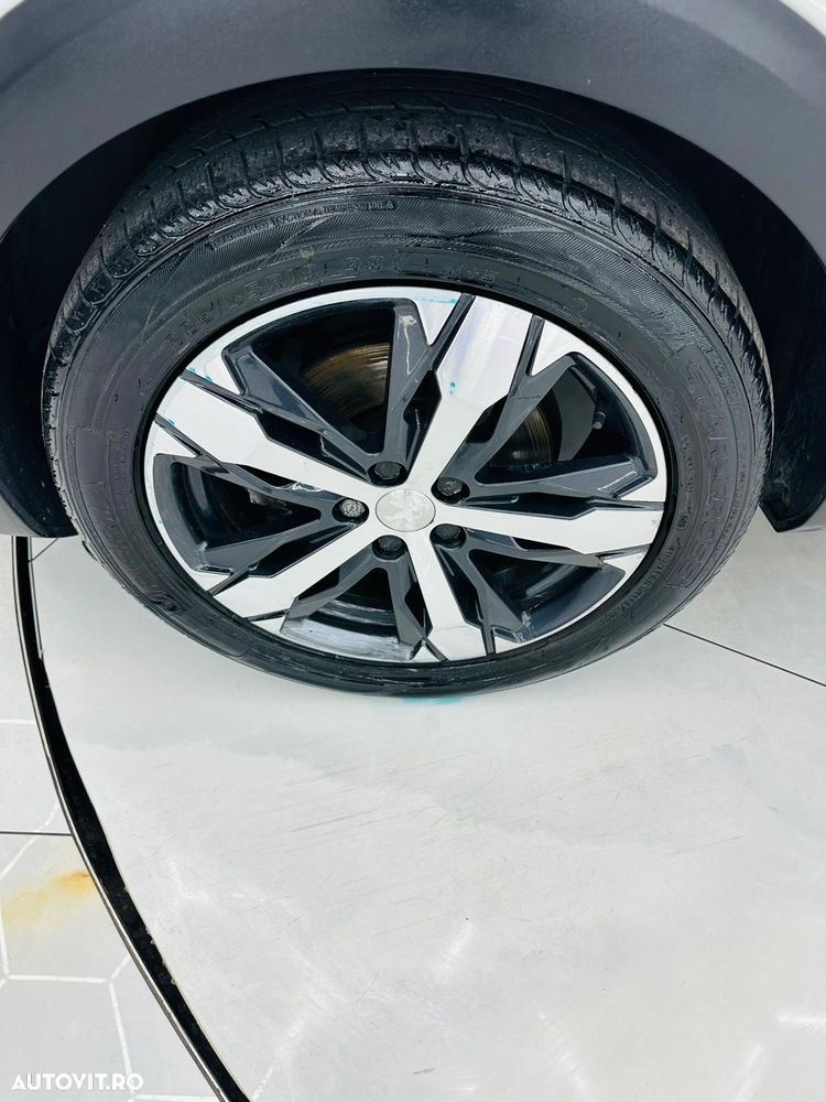 Peugeot 3008 1.2 PureTech Turbo S&S GT-Line - 10