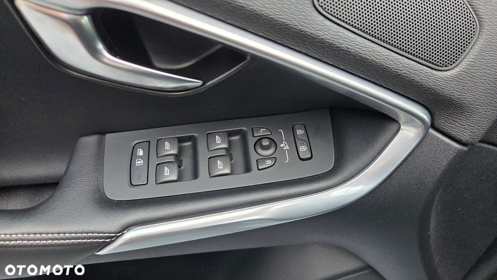 Volvo V40 D2 RDesign - 17