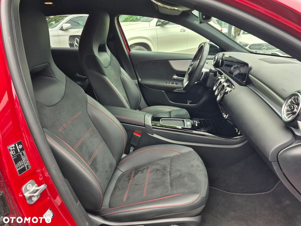 Mercedes-Benz Klasa A 200 AMG Line 7G-DCT - 31