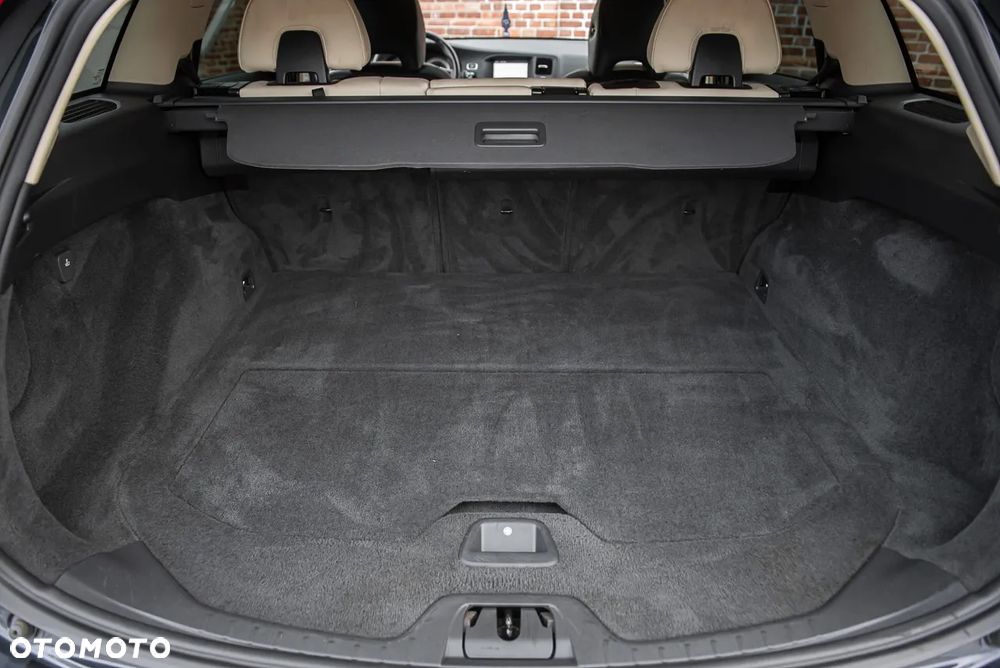 Volvo V60 D3 Summum - 31