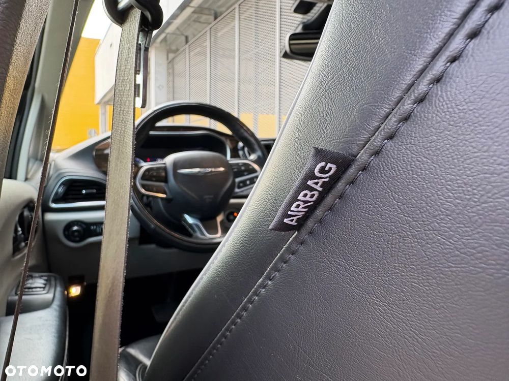 Chrysler Pacifica - 25