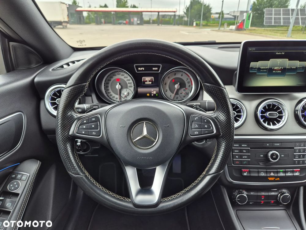 Mercedes-Benz CLA 180 7G-DCT - 14