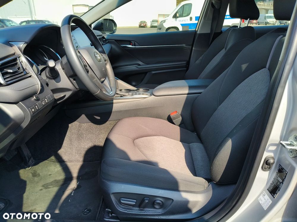 Toyota Camry 2.5 Hybrid Comfort CVT - 9