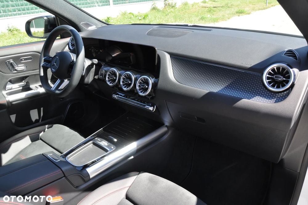 Mercedes-Benz GLA - 5