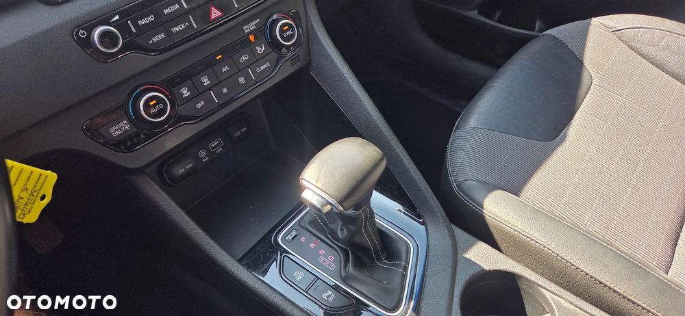 Kia Niro 1.6 GDI Plug-in Hybrid L - 18