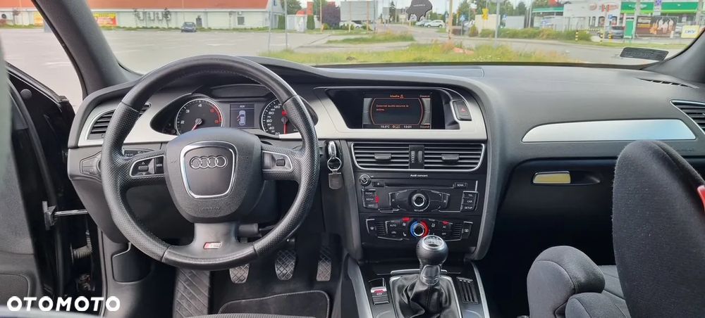 Audi A4 Avant 2.0 TDI - 10
