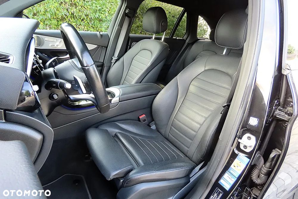 Mercedes-Benz GLC 220 d 4Matic 9G-TRONIC AMG Line Plus - 28