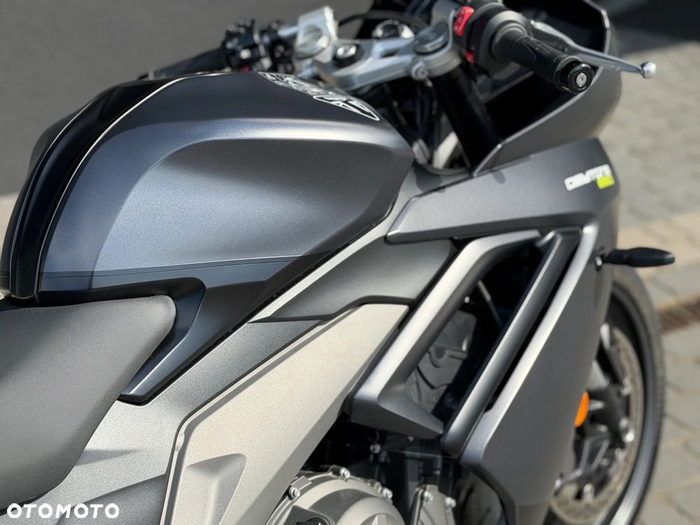 Triumph Daytona - 5