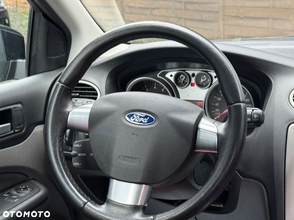 Ford Focus 1.6 Ti-VCT Sport - 9