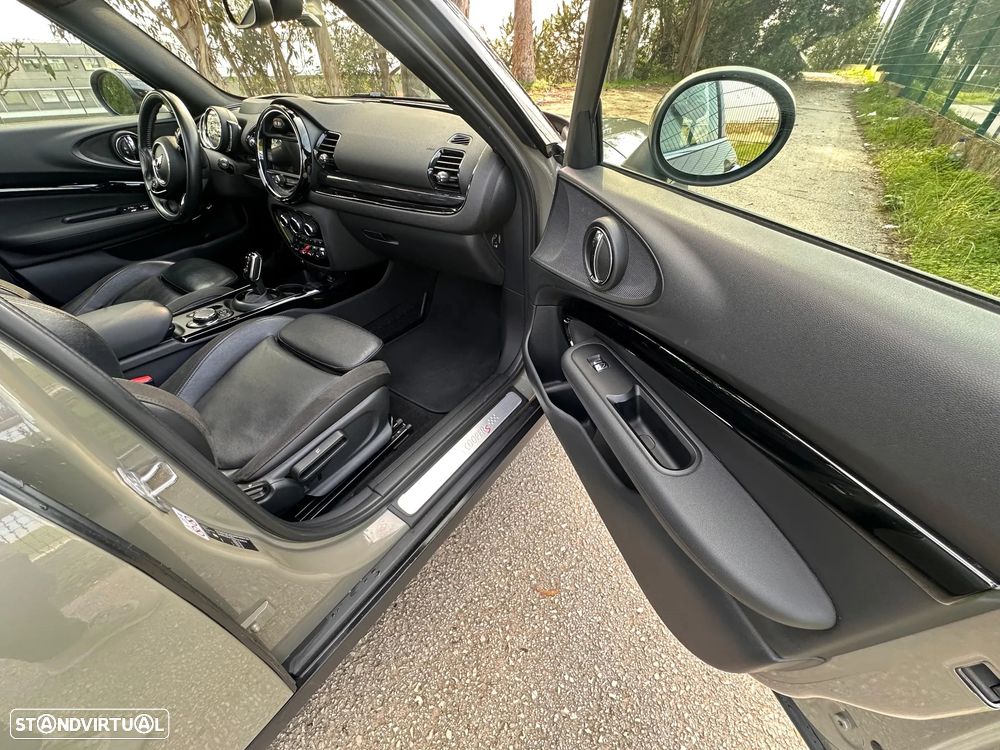 MINI Clubman Cooper SD ALL4 Auto Desportiva - 33