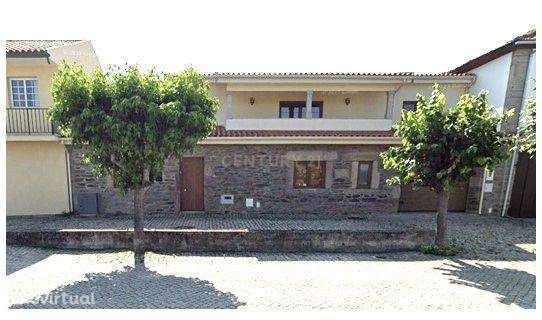 Moradia T4 na Horta do Douro, Foz do Côa: Conforto Histórico e Moderni - Grande imagem: 2/41