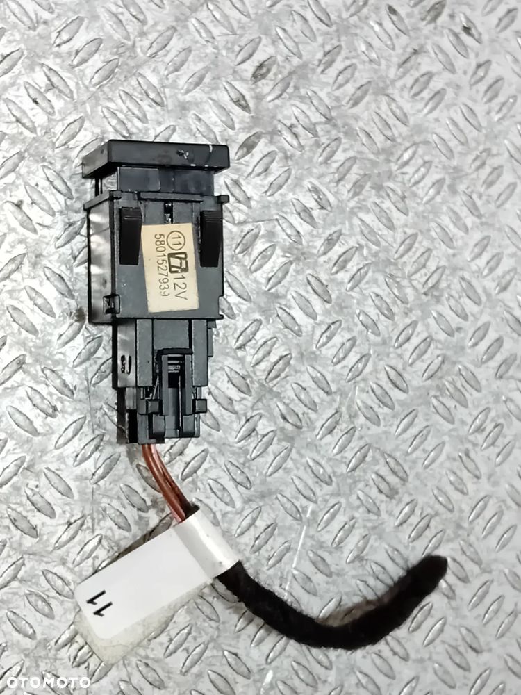 WŁĄCZNIK TEMPOMATU IVECO DAILY R2016 NR 5801527939 - 2