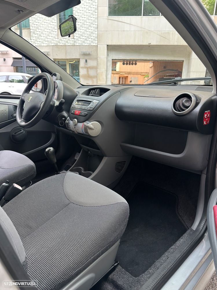 Peugeot 107 1.0 Urban - 10