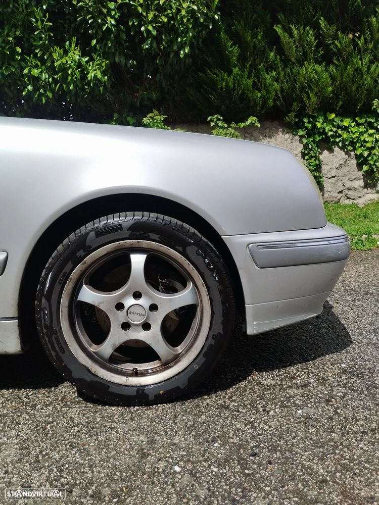 Mercedes-Benz E 200 Kompressor Classic - 30