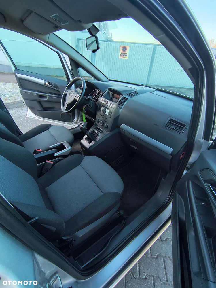 Opel Zafira 1.8 Family Plus - 11