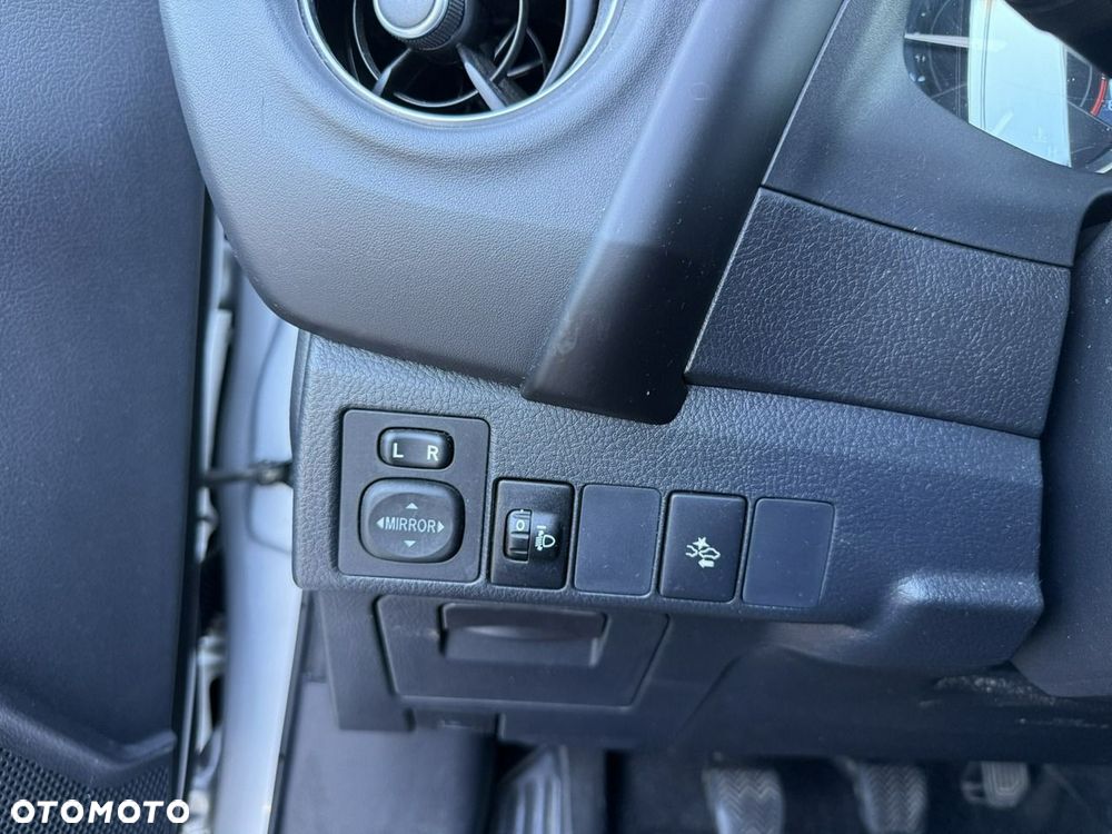 Toyota Corolla 1.6 Comfort - 24