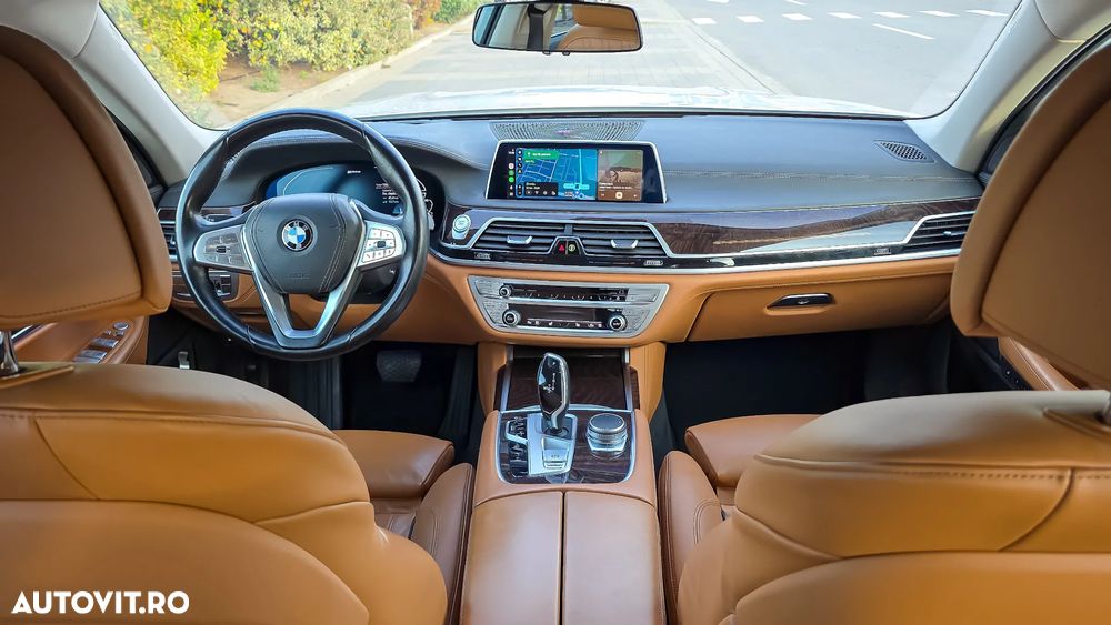 BMW Seria 7 745e - 10