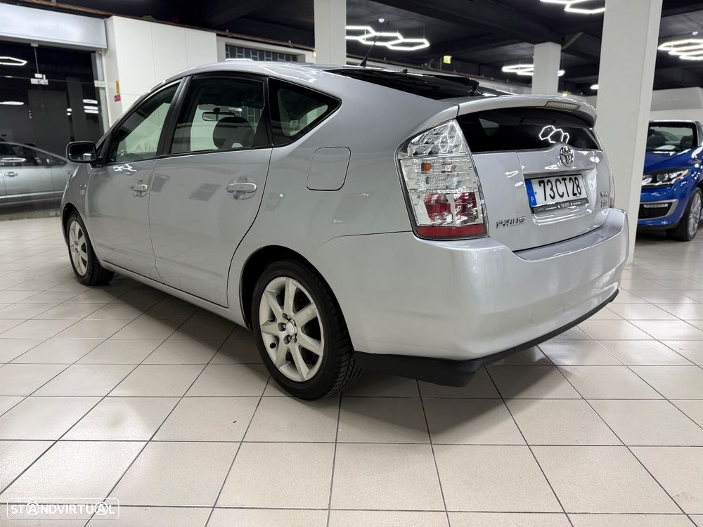 Toyota Prius 1.5 VVT-i HSD Sol - 8