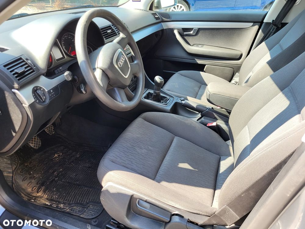 Audi A4 Limousine - 10