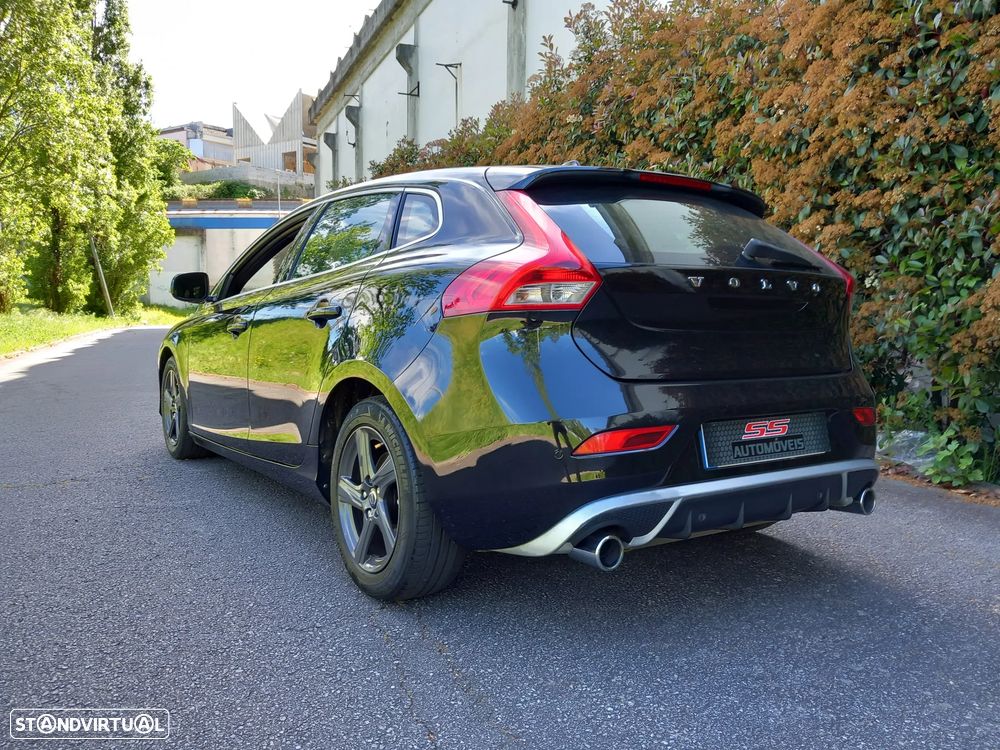 Volvo V40 D2 R Design - 4