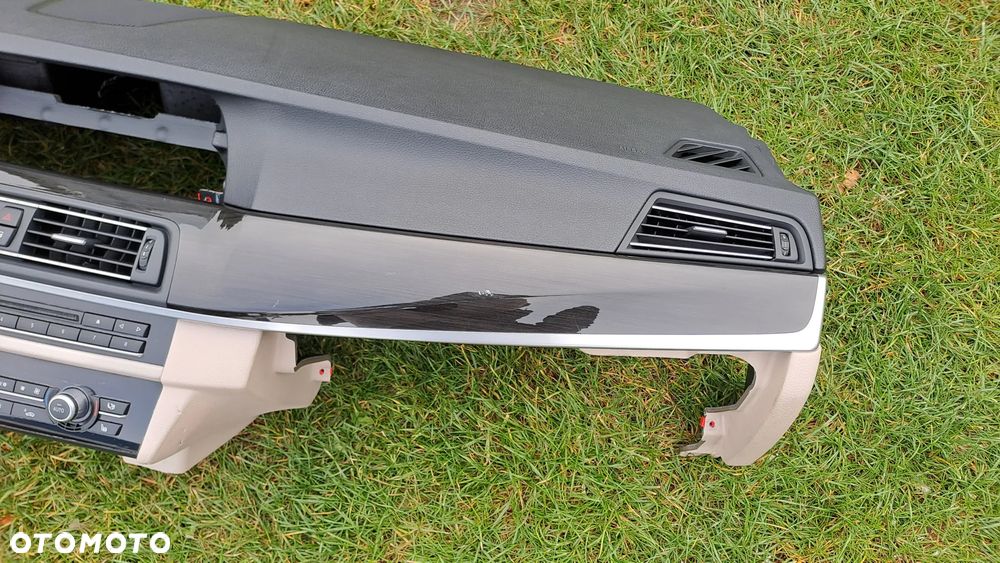 BMW F10 F11 DESKA ROZDZIELCZA KONSOLA KOKPIT EU - 12