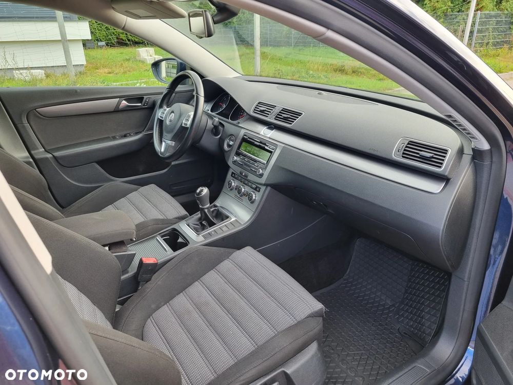 Volkswagen Passat 2.0 TDI Highline - 12