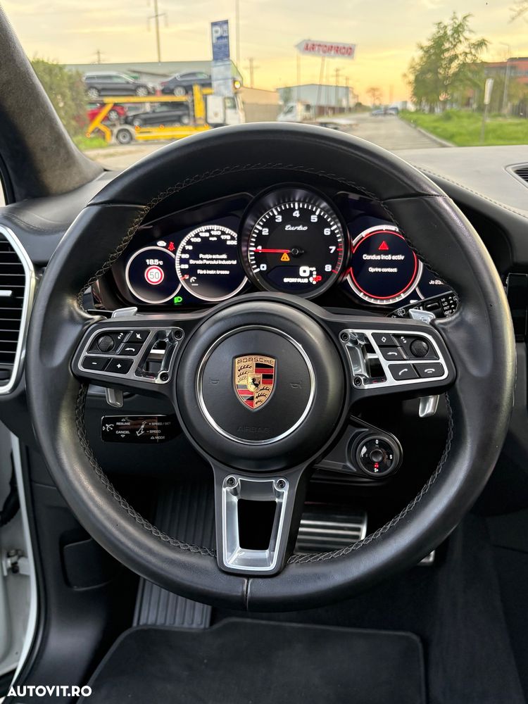 Porsche Cayenne Turbo - 9