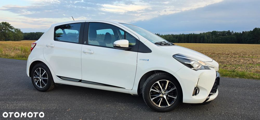 Toyota Yaris 1.5 VVT-i Team Deutschland - 4