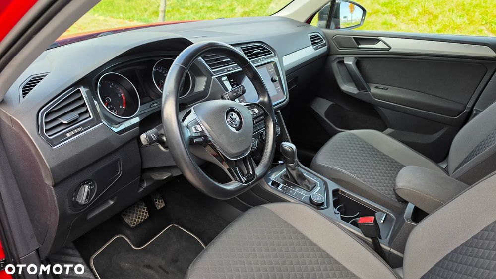 Volkswagen Tiguan - 12