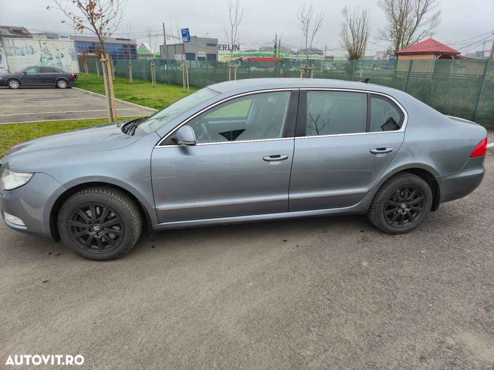 Skoda Superb 2.0 TDI 4X4 Elegance - 4