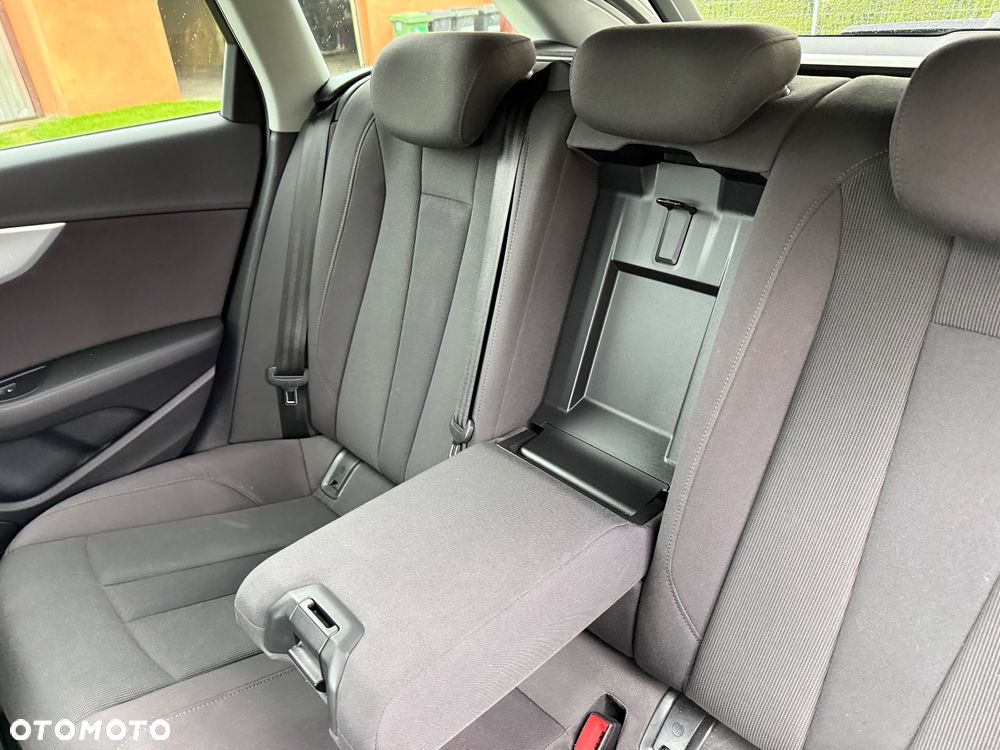Audi A4 Avant 2.0 TDI ultra DPF Attraction - 13