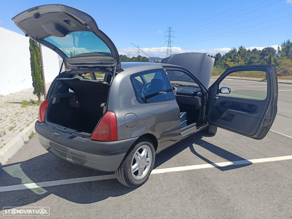 Renault Clio 1.4 16V Si - 13