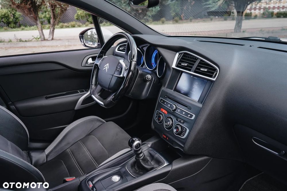 Citroën DS4 1.2 PureTech Chic S&S - 24